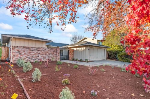 1395 Thunderbird Ave, Sunnyvale, CA 94087-3732