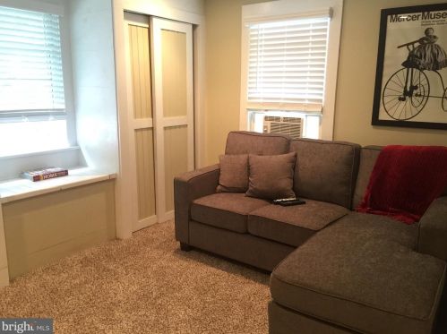 189 Oakland Ave, Gardenville PA  18901-4646 exterior