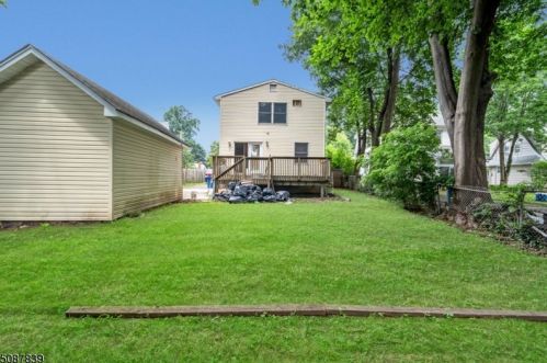 16 Dayton Cres, Bernardsville NJ  07924-2704 exterior