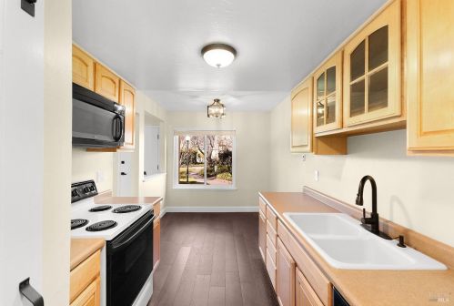 3036 Yulupa Ave, Santa Rosa CA  95405-8648 exterior