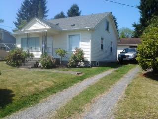 5910 Commercial Ave, Everett WA  98203-4063 exterior