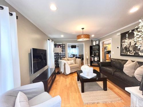 881 Howard Ave, Bridgeport CT 06605-1924 exterior