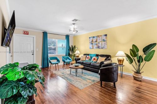 805 26th Ave, Hollywood FL  33020-5704 exterior