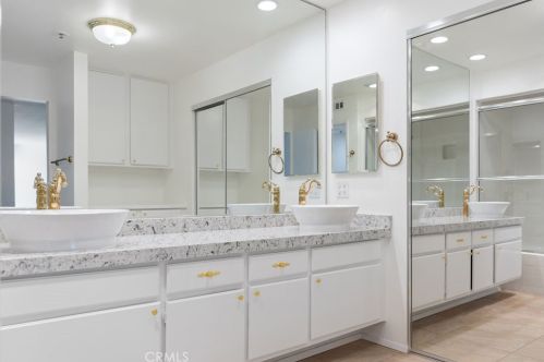 280 Cagney Ln, Newport Beach CA  92663-2661 exterior