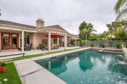 15 Napoleon Rd, Rancho Mirage CA  92270-2715 exterior