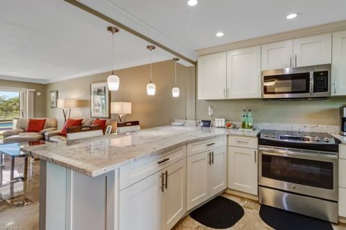 190 Pebble Beach Blvd, Naples, FL 34113-8357