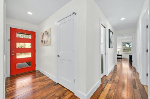 2801 Cedarview Dr, Austin TX  78704-4606 exterior