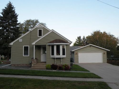 504 State St, Ripon, WI 54971-1428