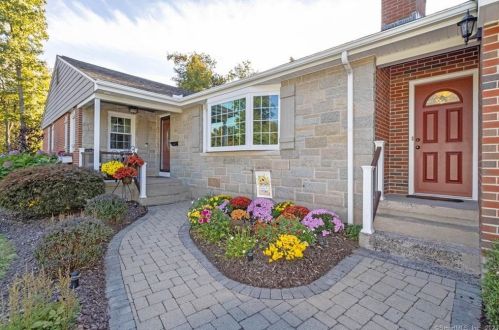 40 Harmony Rd, Bristol, CT 06010-7918