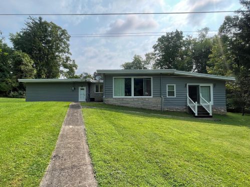 2935 Coldspring Rd, Zanesville, OH 43701-1625