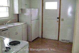 616 10th Ave, Minot ND  58703-4729 exterior