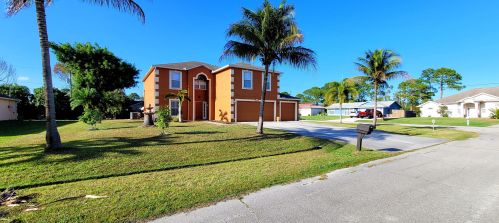 101 Donna Ter, Fort Pierce, FL 34984-4452