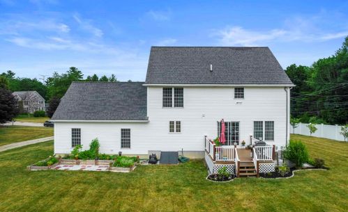 4 Ivans Ln, Dover NH  03820-9131 exterior