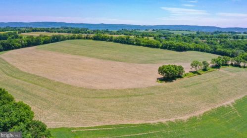 7965 Little Creek Rd, Bangor, PA 18013-4159