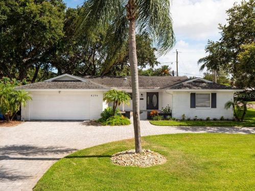 8296 33rd Ave, Saint Petersburg, FL 33710-2218