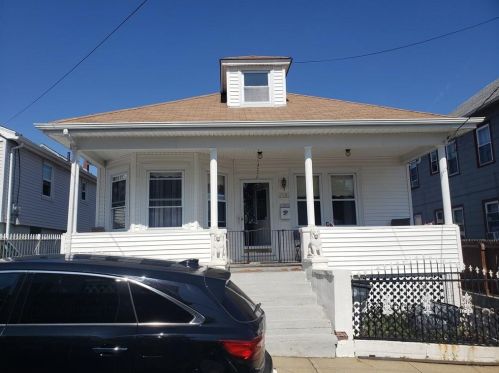 208 Ledge St, Providence, RI 02904-1554