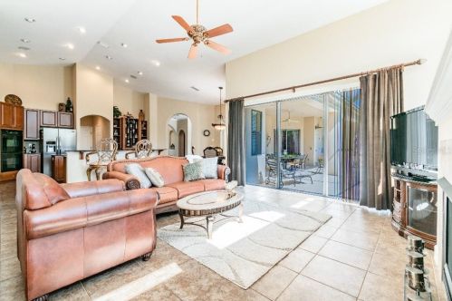 687 Richmond Close, Tarpon Springs, FL 34688-8423
