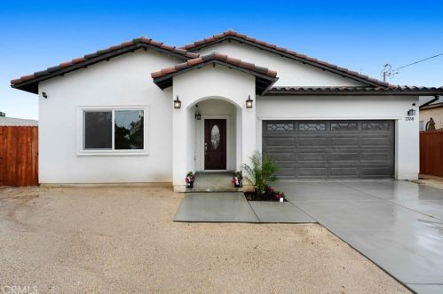 2338 12th St, Riverside, CA 92507-5100