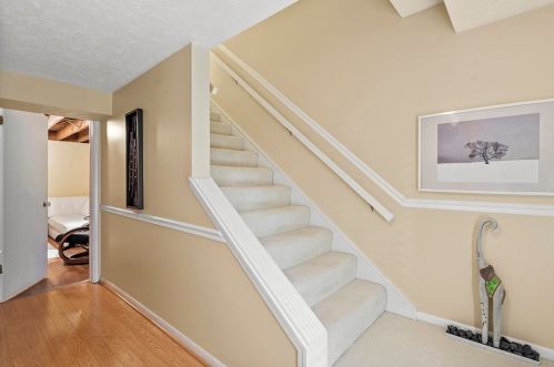 406 Springwater Ct, Moon Twp, PA 15108-9679