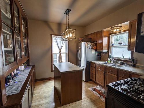 1230 Jefferson St, Oshkosh, WI 54901-3836