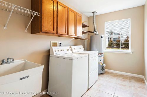 16 Wellington Ln, Lakewood NJ  08701-5736 exterior