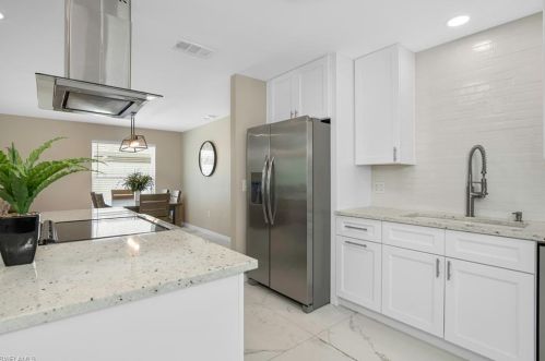 760 100th Ave, Naples, FL 34108-2240