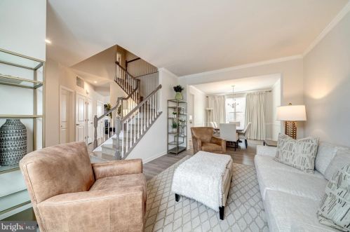 15633 Merrily Way, Woodbridge VA  22193-1097 exterior