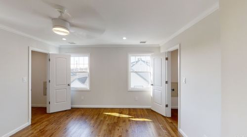 2386 Lindy Rd, Westbury NY  11590-6107 exterior