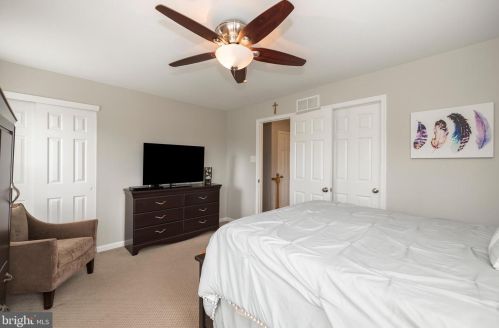 101 Providence Ct, Harleysville PA  19438-3621 exterior