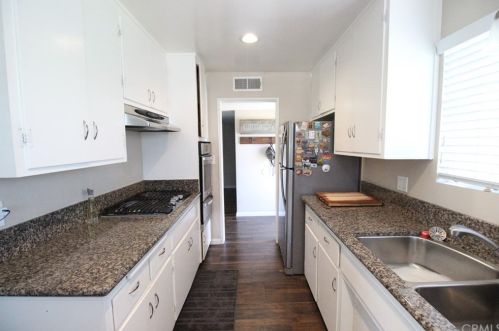 9420 Greenacres Dr, Bakersfield, CA 93312-2118