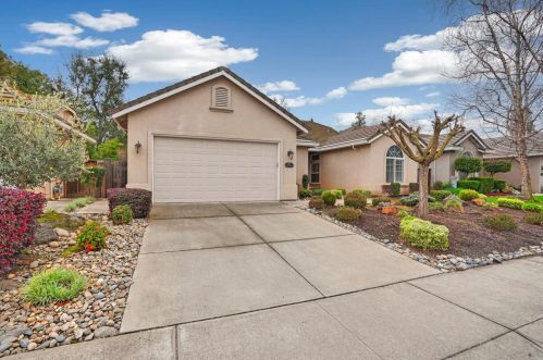 3002 Sweetwood Dr, Lodi, CA 95242-2045