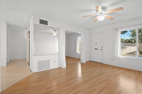 19712 Avenue Of The Oaks, Santa Clarita CA  91321-1311 exterior