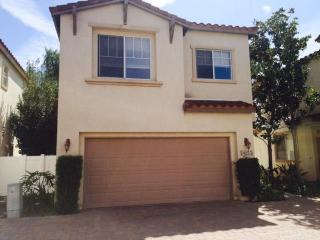 42 Las Flores, Laguna Beach CA  92656-6203 exterior