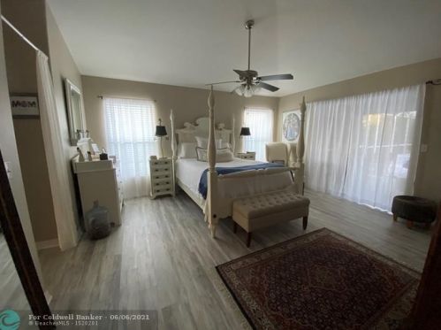 3843 9th Ln, Vero Beach FL  32960-6122 exterior