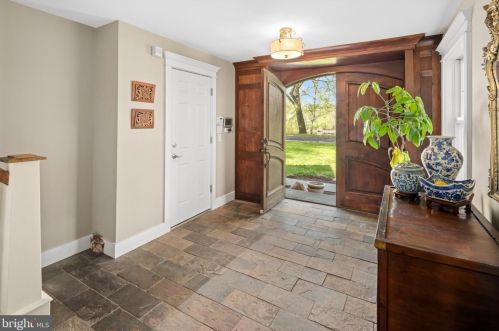1217 River Rd, Washington Crossing, PA 18977-1049