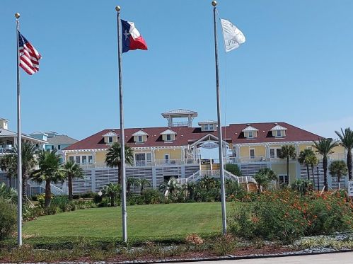 26350 Cat Tail Dr, Galveston, TX 77554-5121
