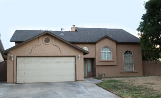4868 Grove Ave, Fresno, CA 93725-1864