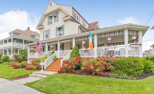28 Woodland Ave, Avon, NJ 07717-1435