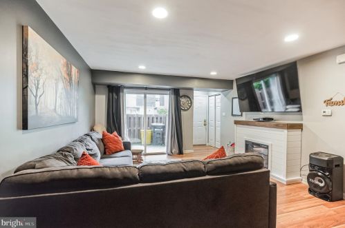 3056 Harbour Dr, Palmyra NJ  08065-2208 exterior