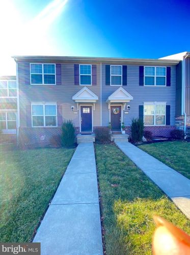 4925 Laurel Valley Ln, West Enola PA  17025-2288 exterior