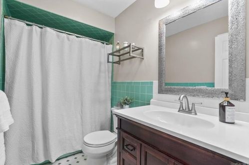 32 Mayer Dr, Airmont NY  10901-3729 exterior