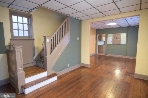 702 Spruce St, Trenton, NJ 08638-3940