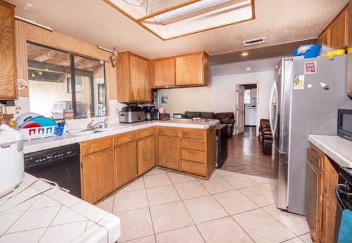 5525 Sycamore Ave, Rialto CA  92377-3913 exterior