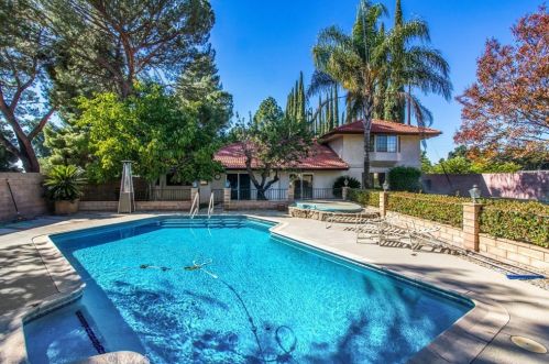 10410 Live Oak Ave, Beaumont CA  92223-4414 exterior