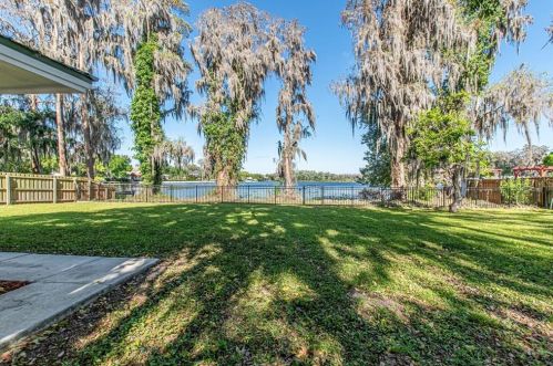 405 Chapman Rd, Lutz FL  33548-6139 exterior