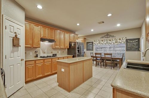 79 Knightsbridge Dr, Conroe TX 77385-3451 exterior