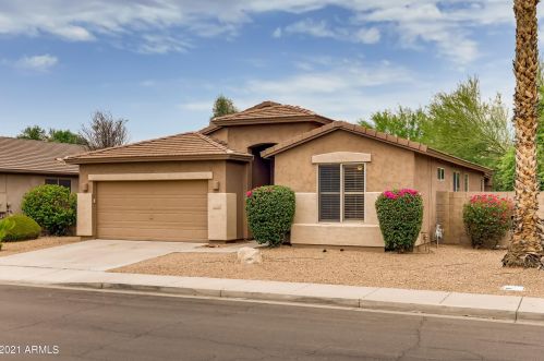 2820 Carla Vista Dr, Chandler, AZ 85225-4212