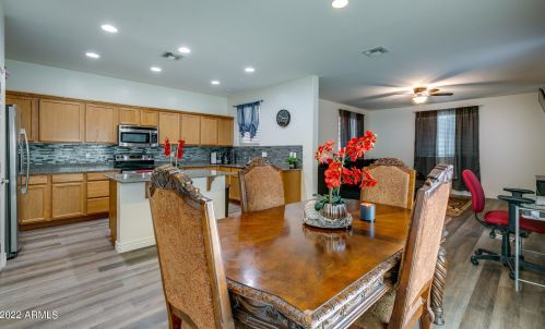 2571 73rd Dr, Phoenix, AZ 85035-3257