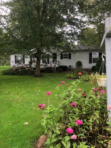 687 May Dr, Cromwell, IN 46732-9715