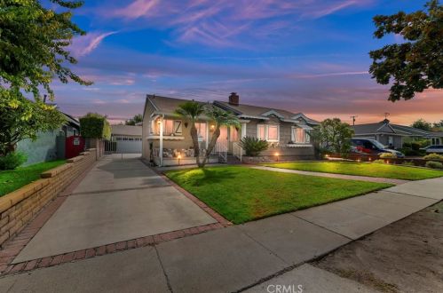 1006 Courtney Ave, Fullerton CA 92833-4461 exterior